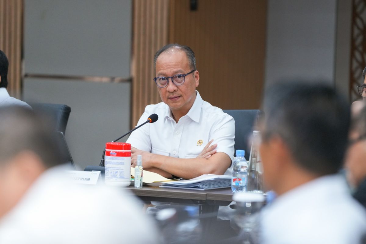 Menperin tekankan 2026 jadi momen pacu program industrialisasi