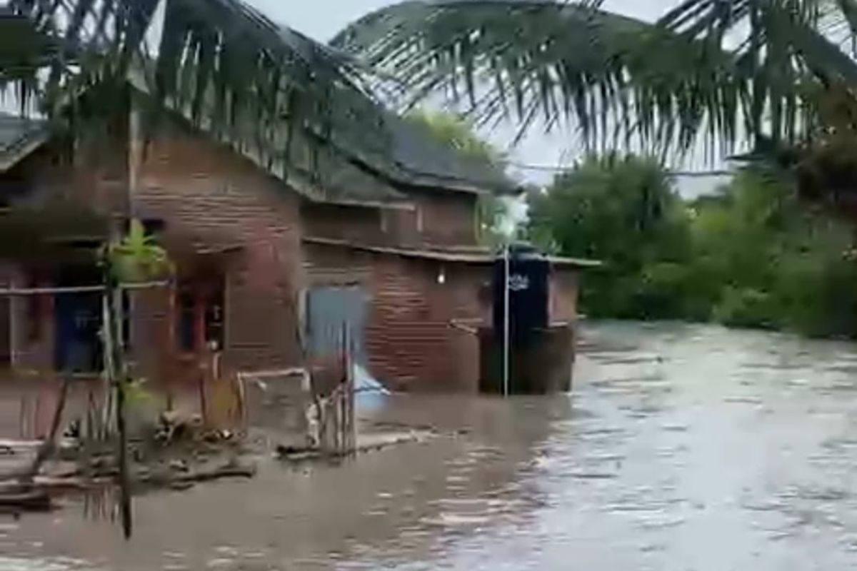 Banjir, BPBD Lombok Timur minta bantuan makanan siap saji ke BNPB