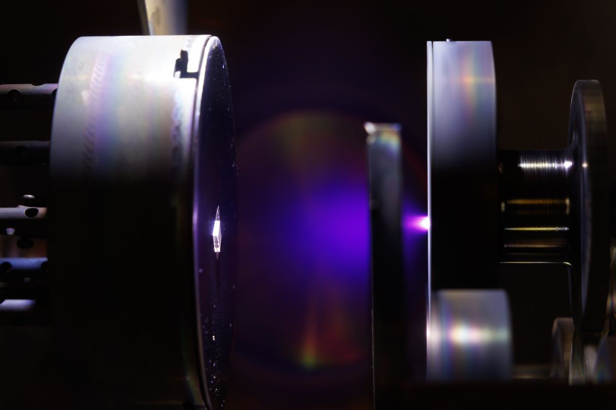 Peneliti temukan terobosan densitas penyimpanan feroelektrik baru