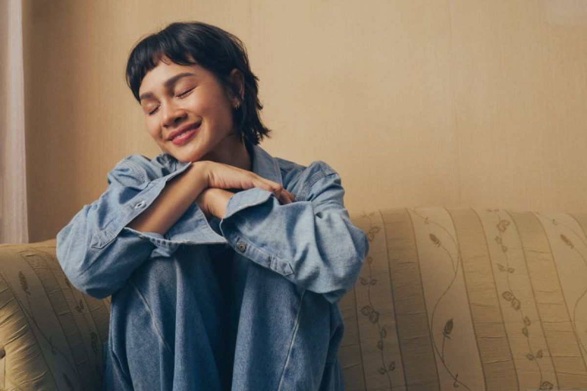 Andien hadirkan kisah personal dalam lagu "Manusia Favorit"