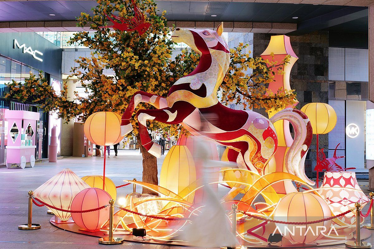 Instalasi bertema kuda semarakkan suasana jelang Imlek di Yunnan