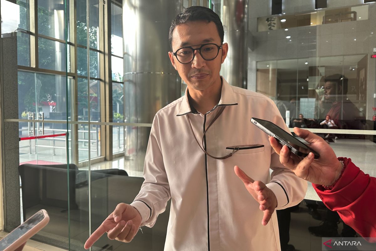 KPK lacak aliran uang hingga sosok penting lain di kasus K3 Kemenaker