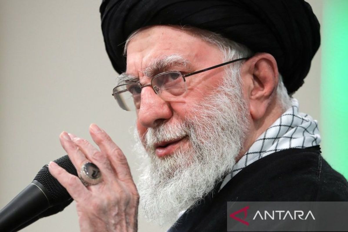 Cek fakta, foto Pimpinan Tertinggi Iran Ayatollah Ali Khamenei gugur tertimpa reruntuhan