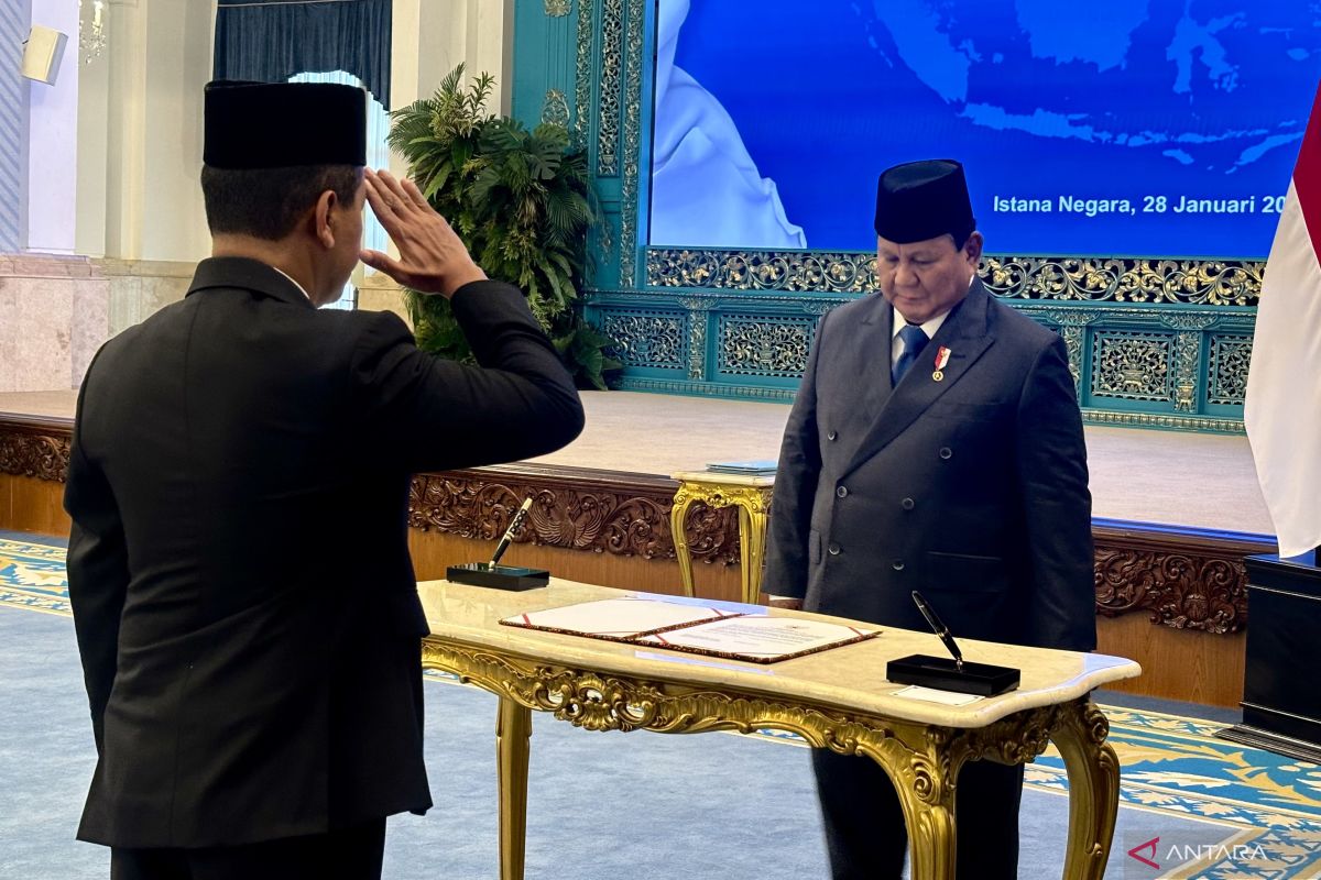 Prabowo beri arahan Dewan Energi Nasional, minta kurangi impor BBM