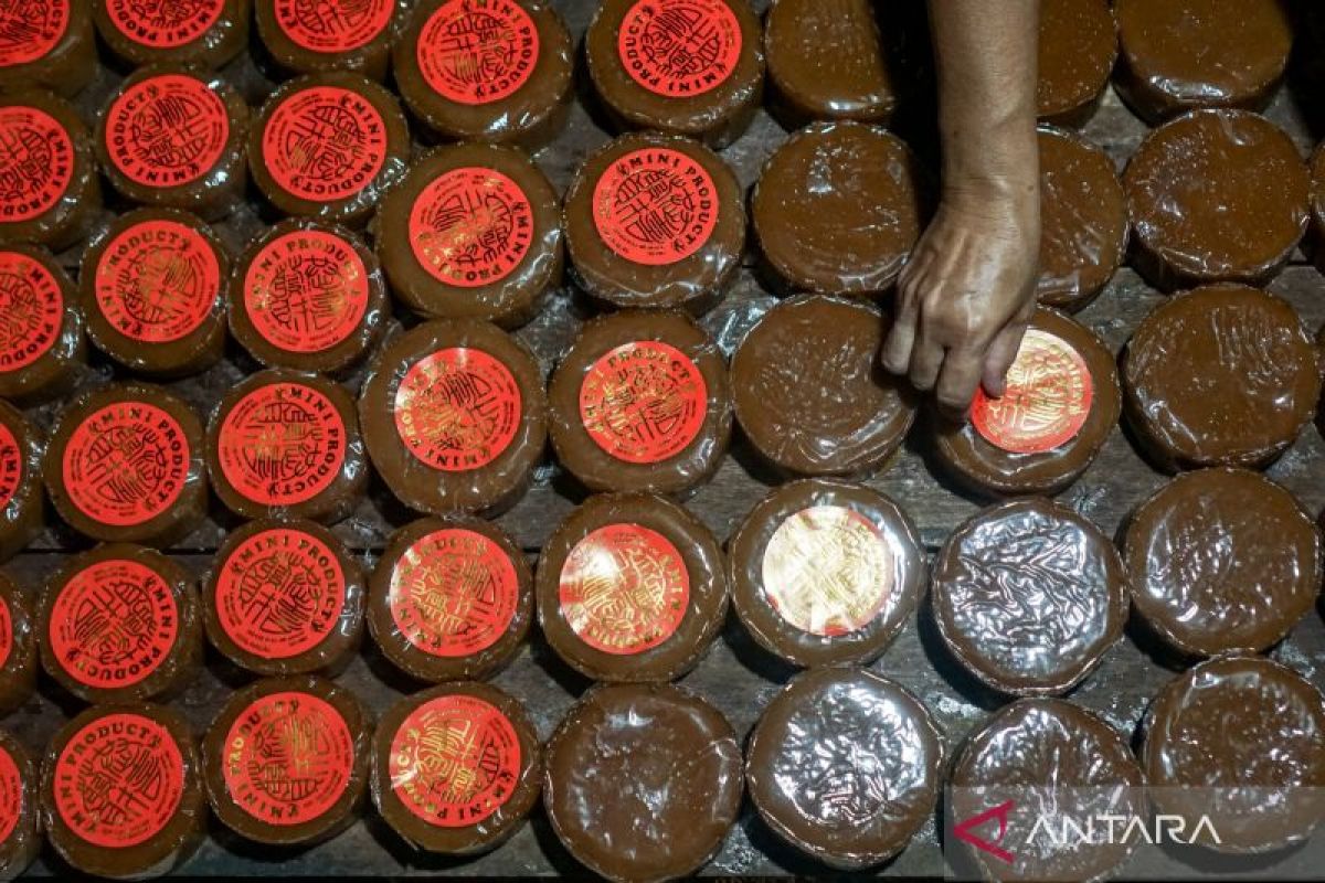 Makanan yang lazim ada di rumah saat perayaan Tahun Baru Imlek