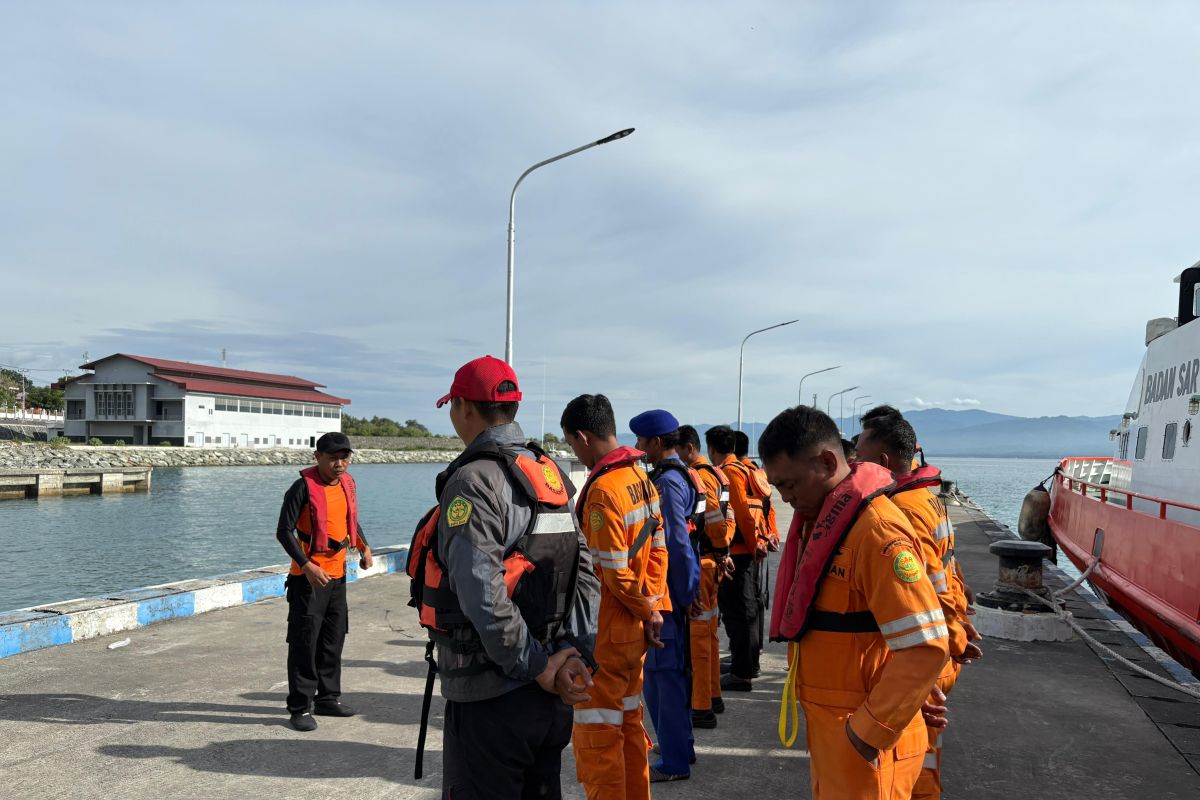 Korban kapal tenggelam di Donggala belum ditemukan