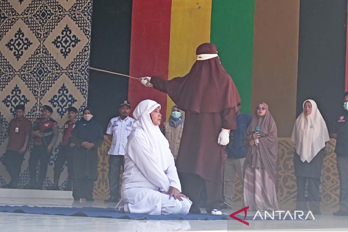 Pasangan ikhtilat dihukum cambuk 25 kali