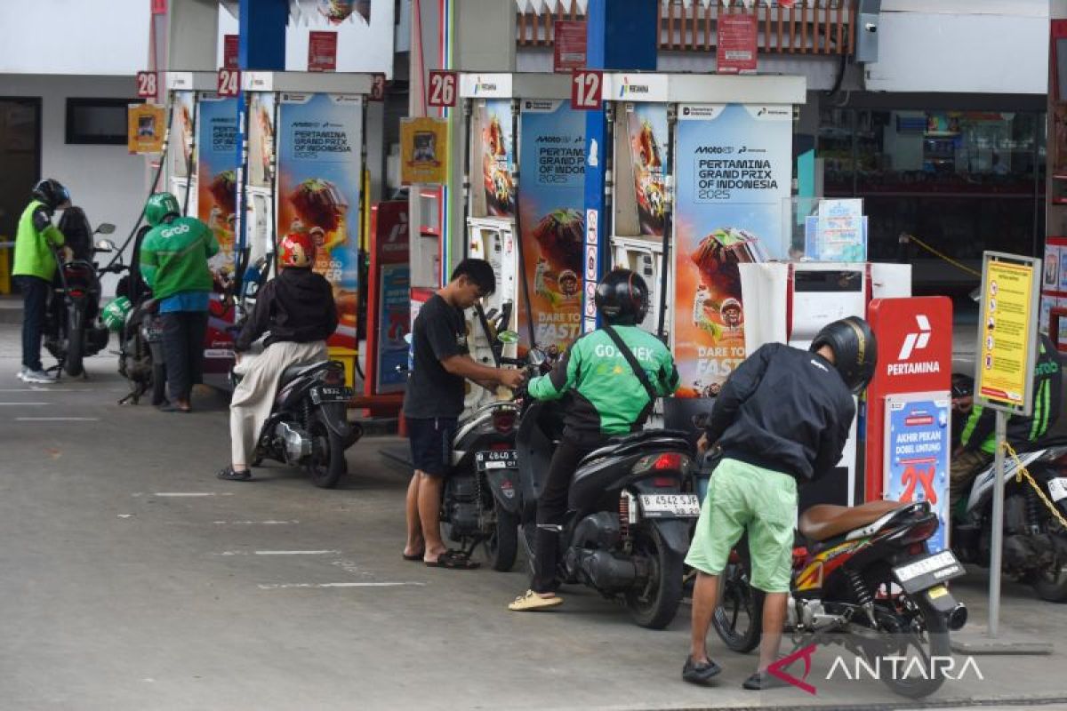 Airlangga pastikan belum ada rencana kenaikan harga BBM subsidi