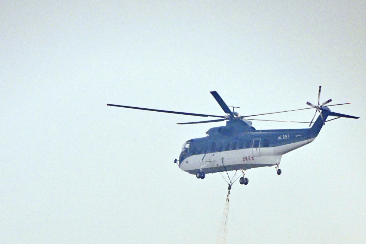 Helikopter militer jatuh di Korsel, dua orang alami henti jantung