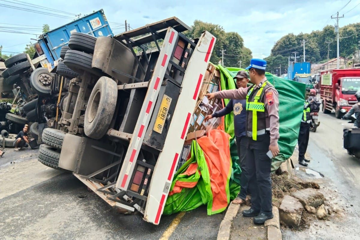 Kecelakaan beruntun di jalur pantura Batang