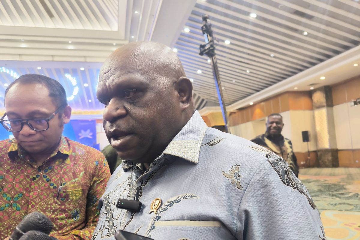 Kementerian HAM kaji perlindungan media konvensional dari media sosial