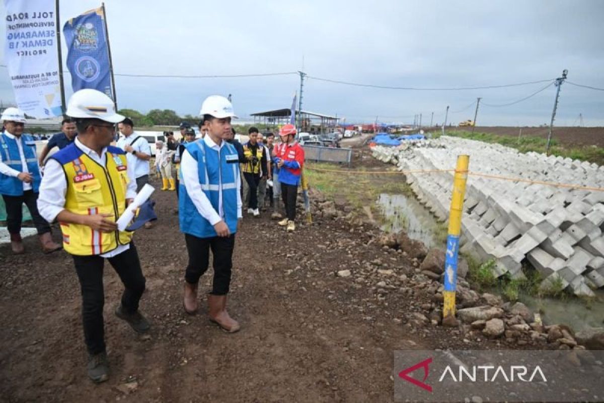 Politik kemarin, Gibran cek tol hingga PDIP soal koalisi permanen