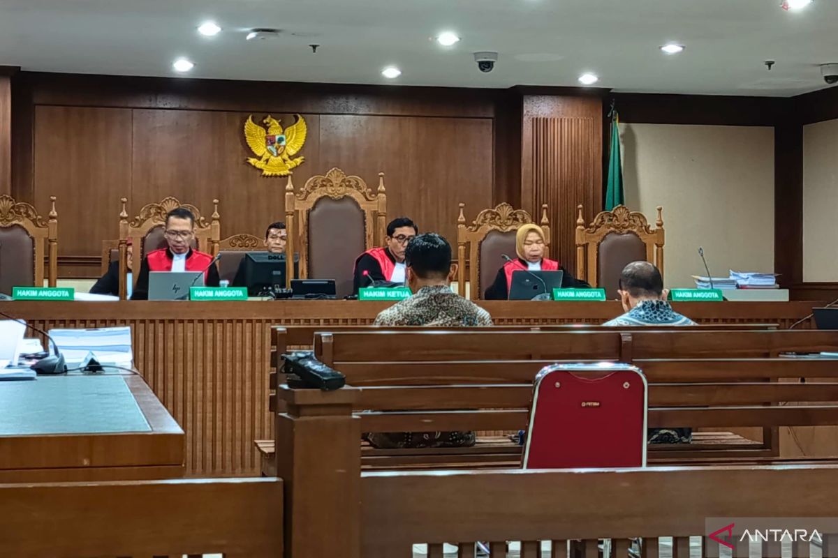 Dua terdakwa proyek perumahan fiktif dituntut 3 dan 5 tahun penjara