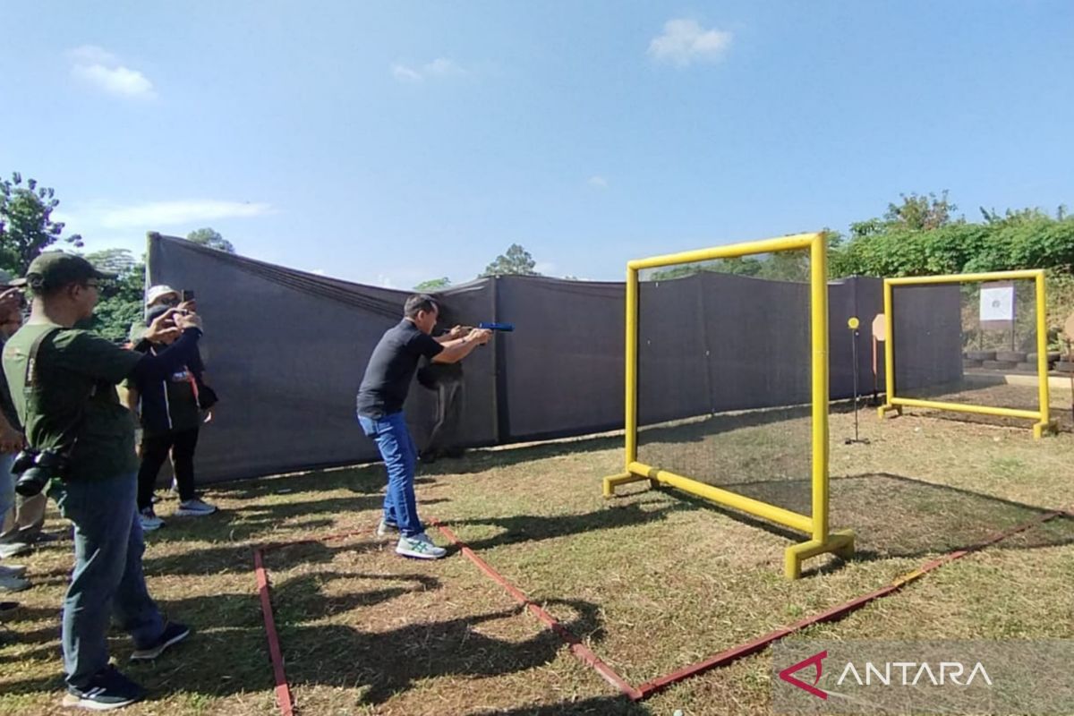Peringati Hari Pers, 60 wartawan ikuti lomba menembak di Kudus