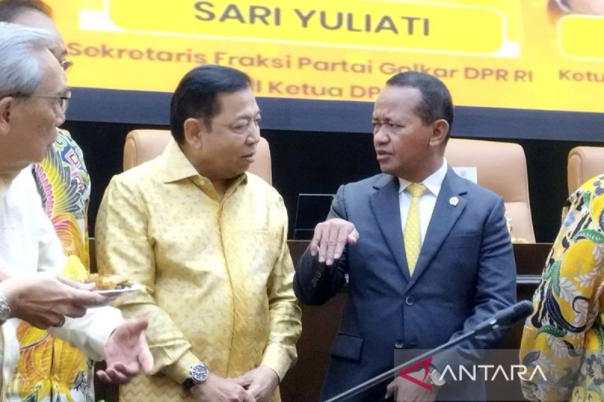 Bahlil-Setnov potong tumpeng bareng di DPR, hadiri HUT Fraksi Golkar