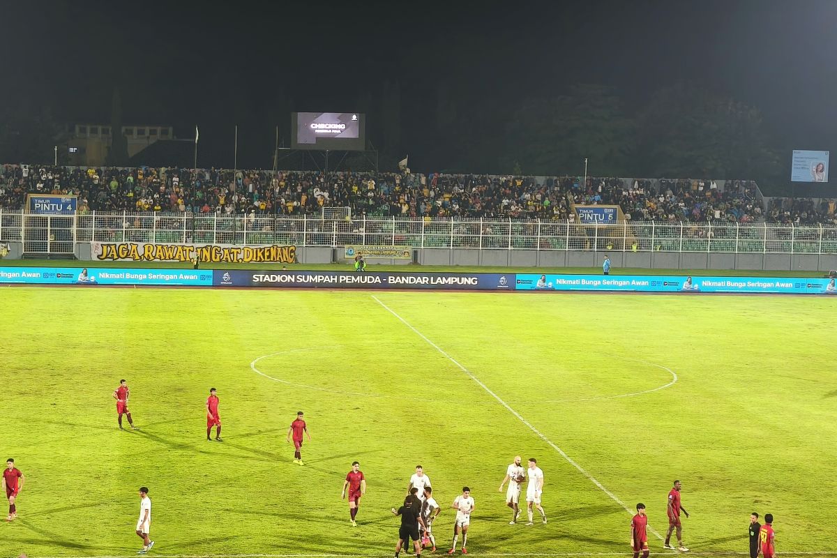 Bhayangkara balik taklukkan sembilan pemain Arema dengan 2-1