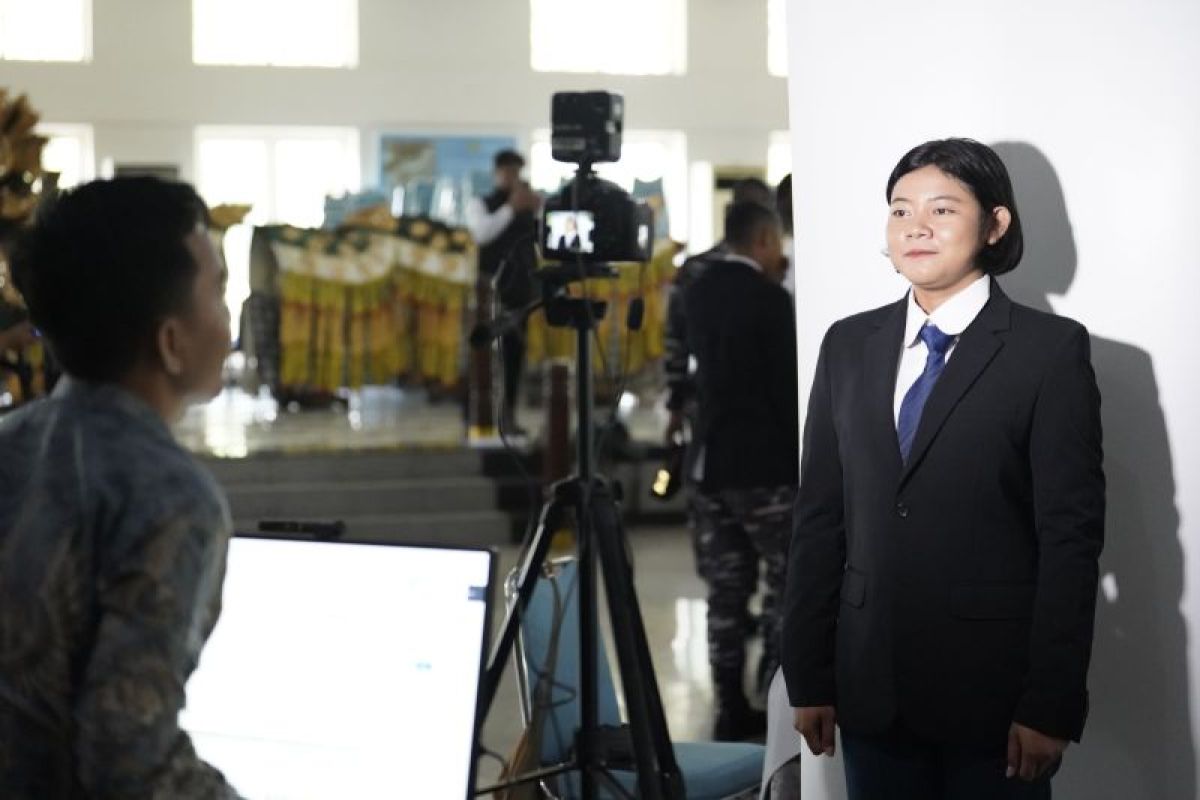 Kanim Surabaya jadi percontohan ambil data biometrik paspor dinas