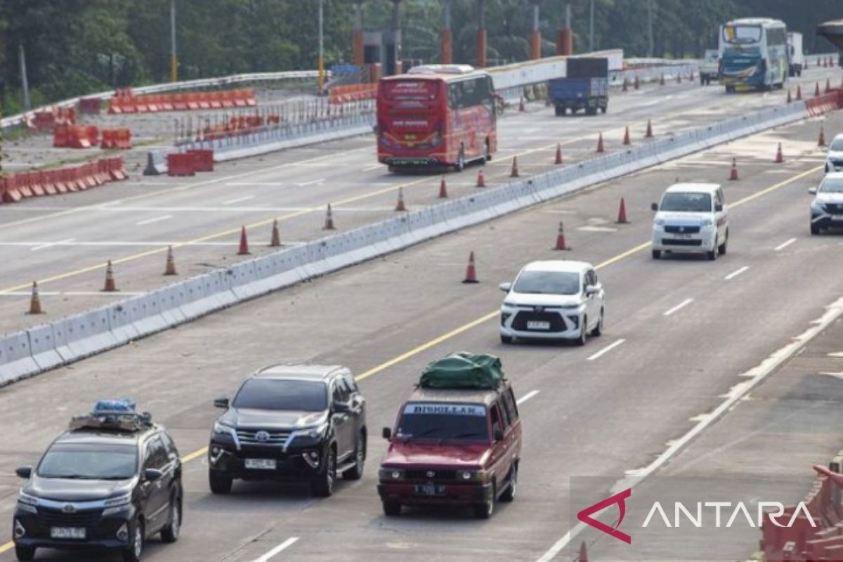 Arus lalu lintas Tol Cipali meningkat didominasi kendaraan minibus