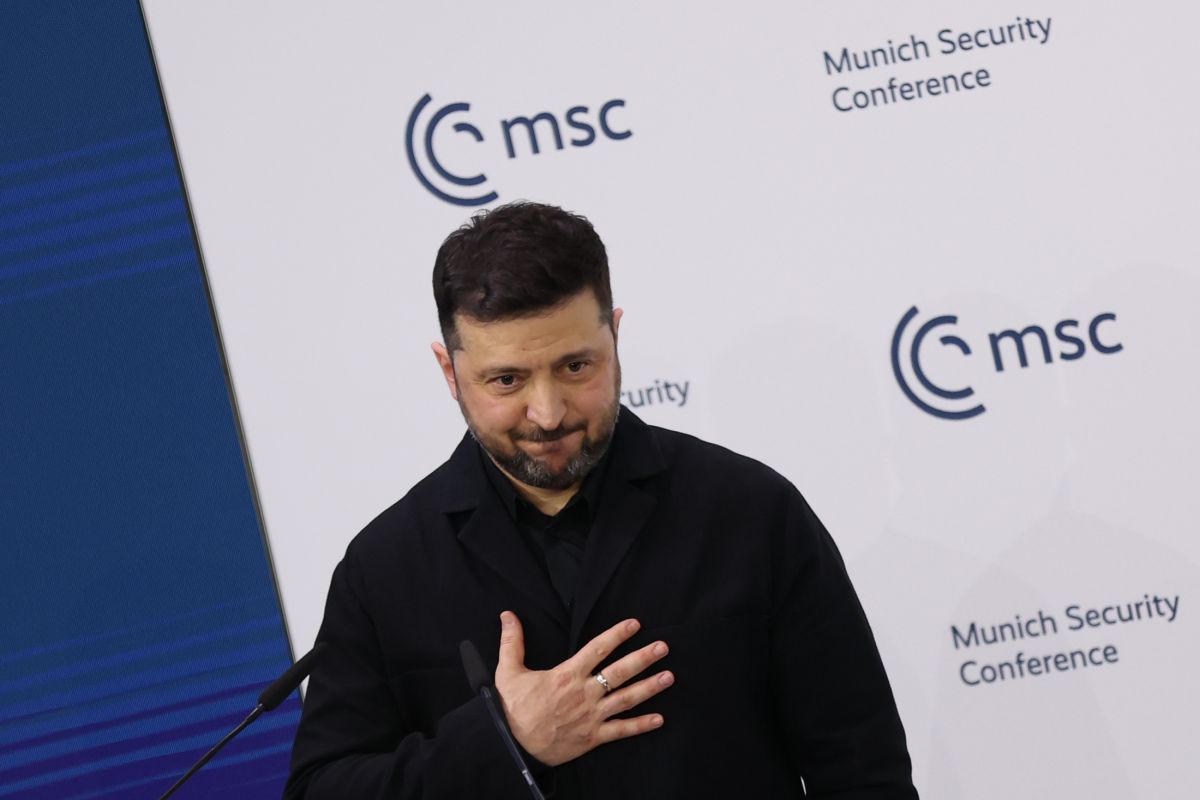 Zelensky: Ukraina kirim personel militer ke Timur Tengah