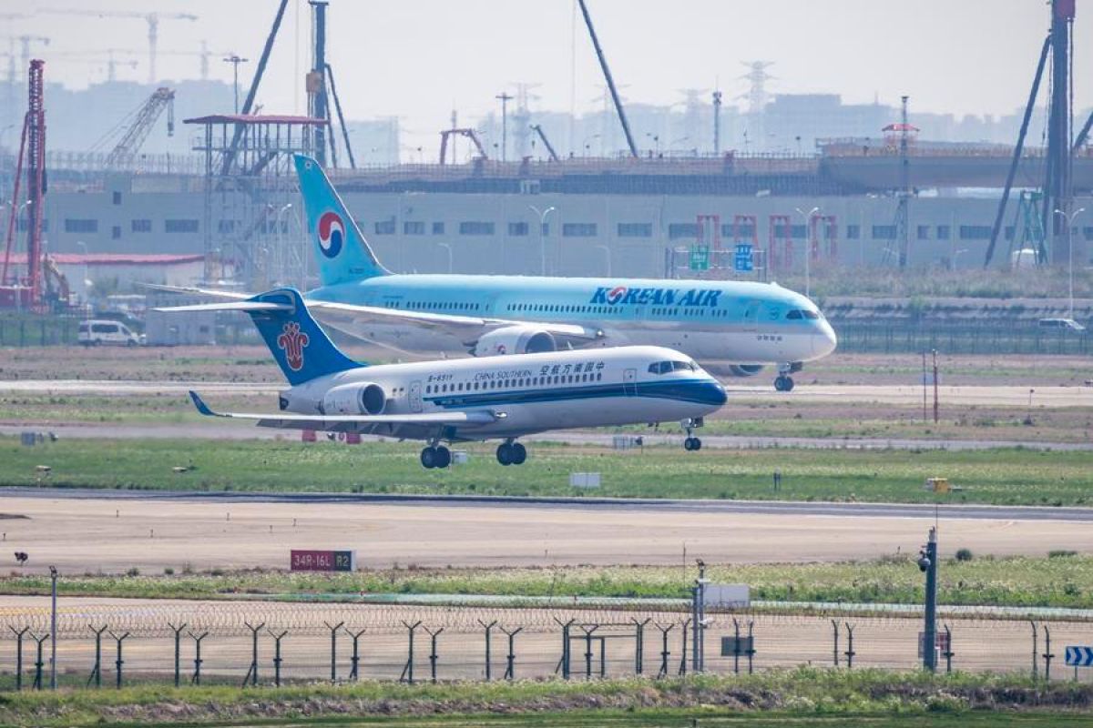 Pasar penerbangan sipil China catat rekor Jumlah penumpang pada 2025