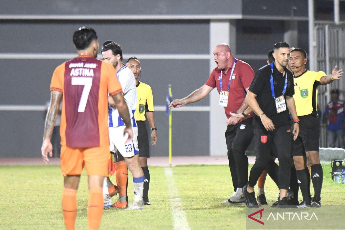 Bojan Hodak syukuri hasil imbang Persib Bandung di kandang Borneo FC