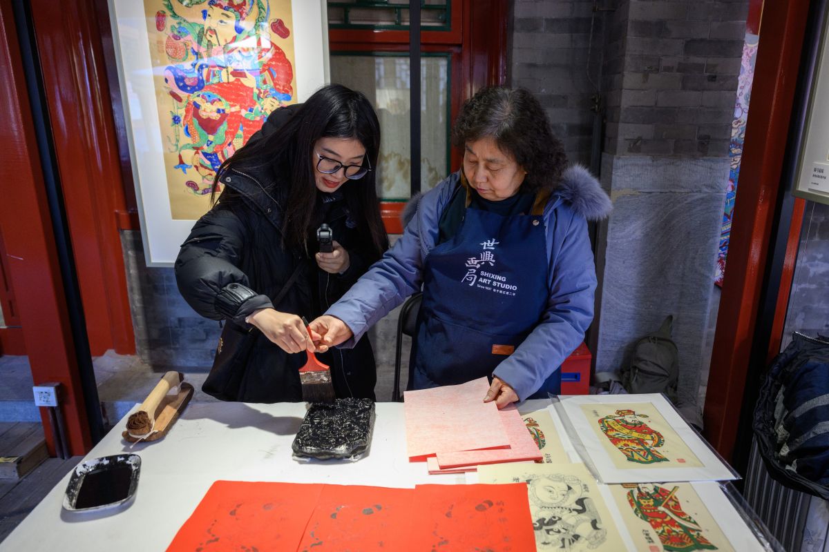 Menengok suasana pameran lukisan Tahun Baru Imlek di Beijing, China