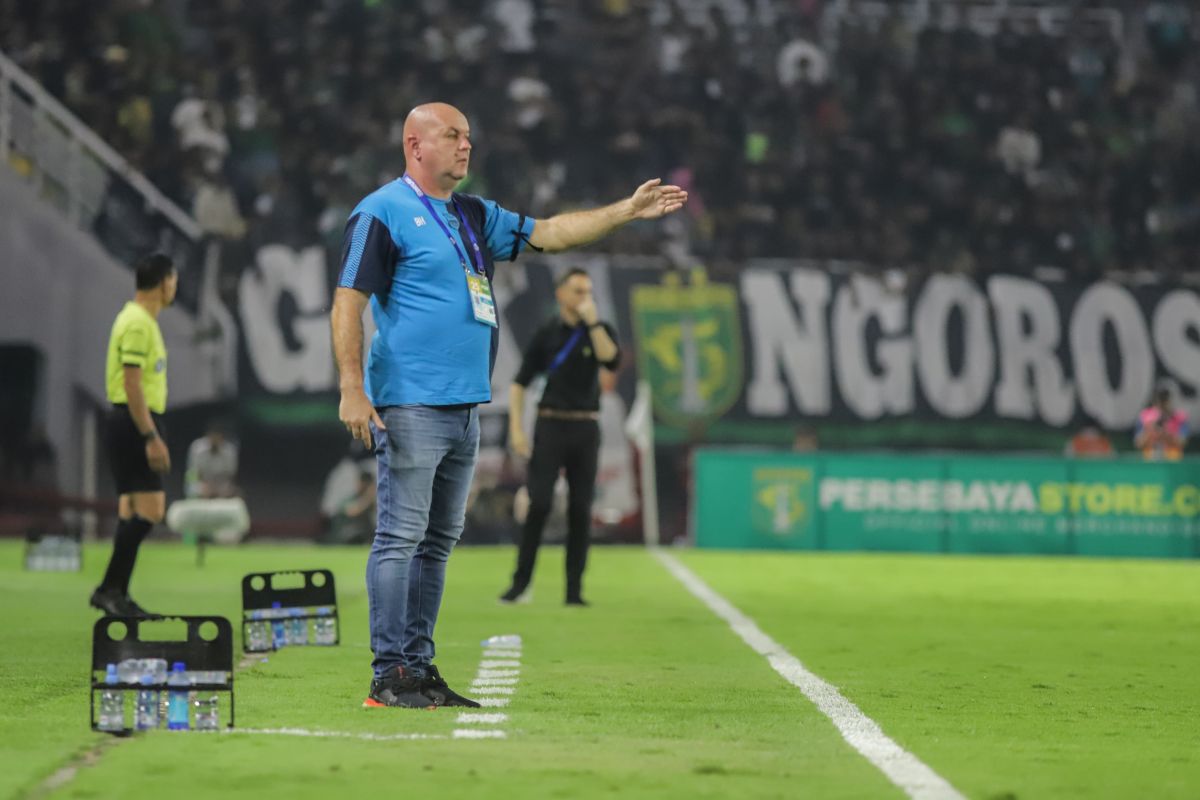 Bojan Hodak puas dengan lini pertahan Persib Bandung