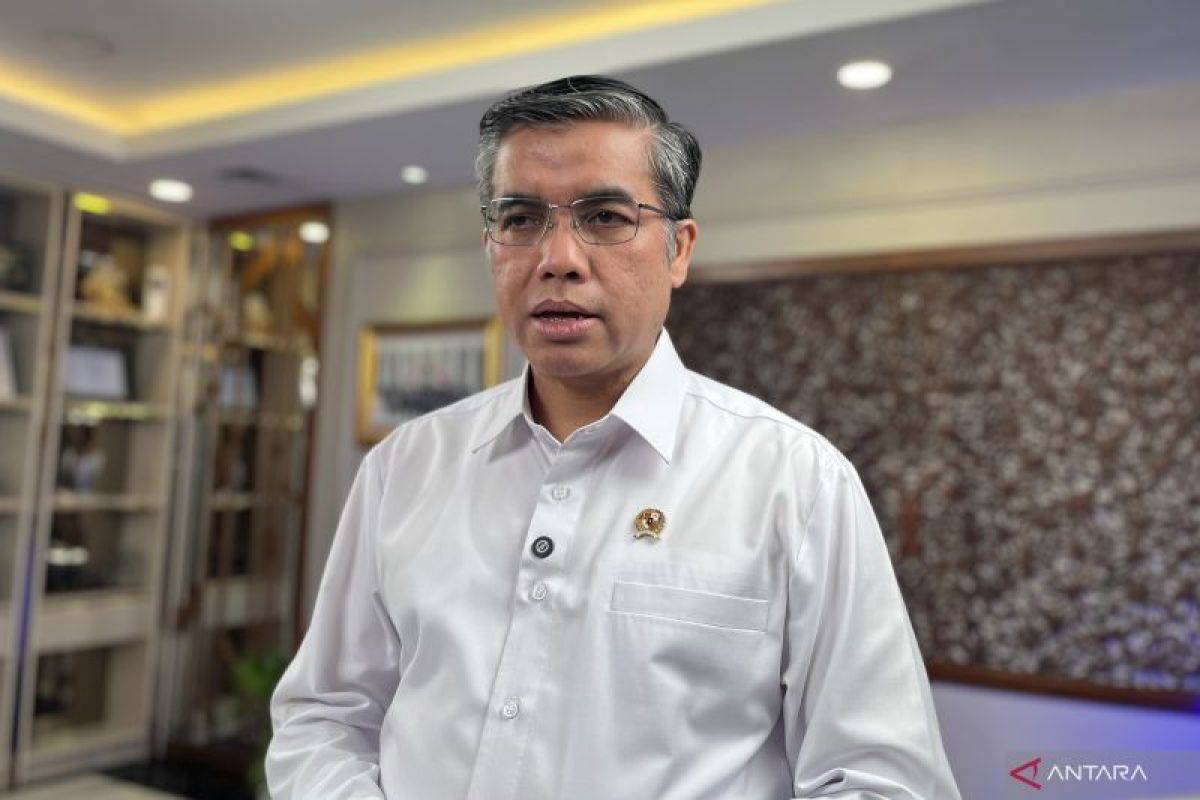 Menaker minta industri patuhi ketentuan pemberian THR dan BHR