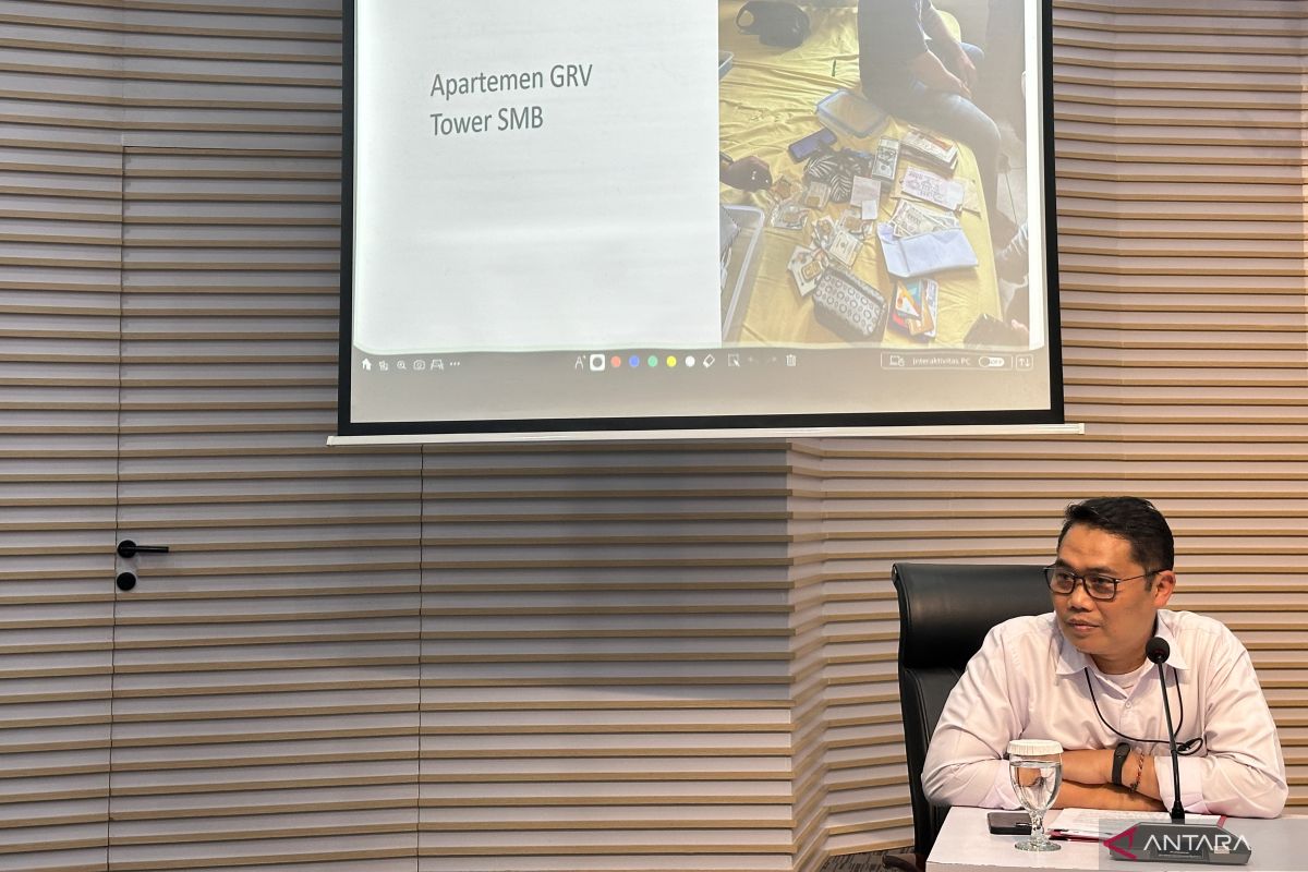 KPK minta pemilik Blueray Cargo John Field untuk menyerahkan diri