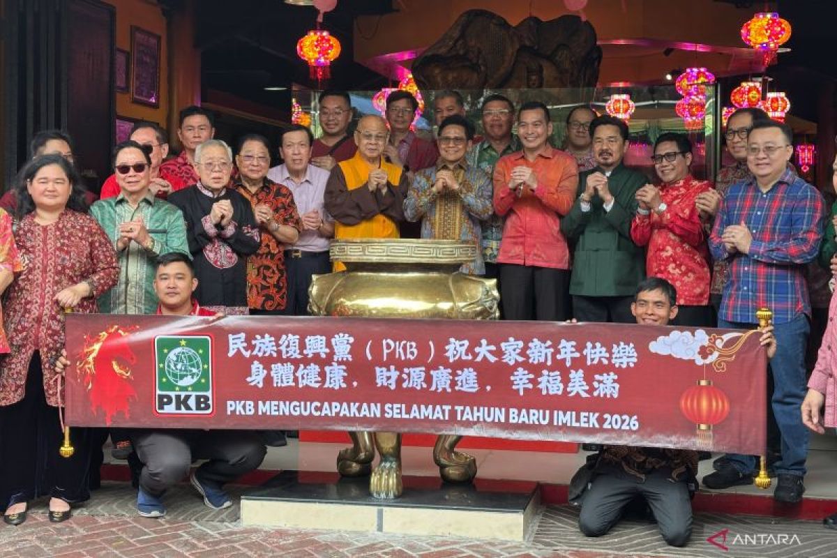 Cak Imin dan jajaran DPP PKB rayakan Imlek di Vihara Avalokitesvara