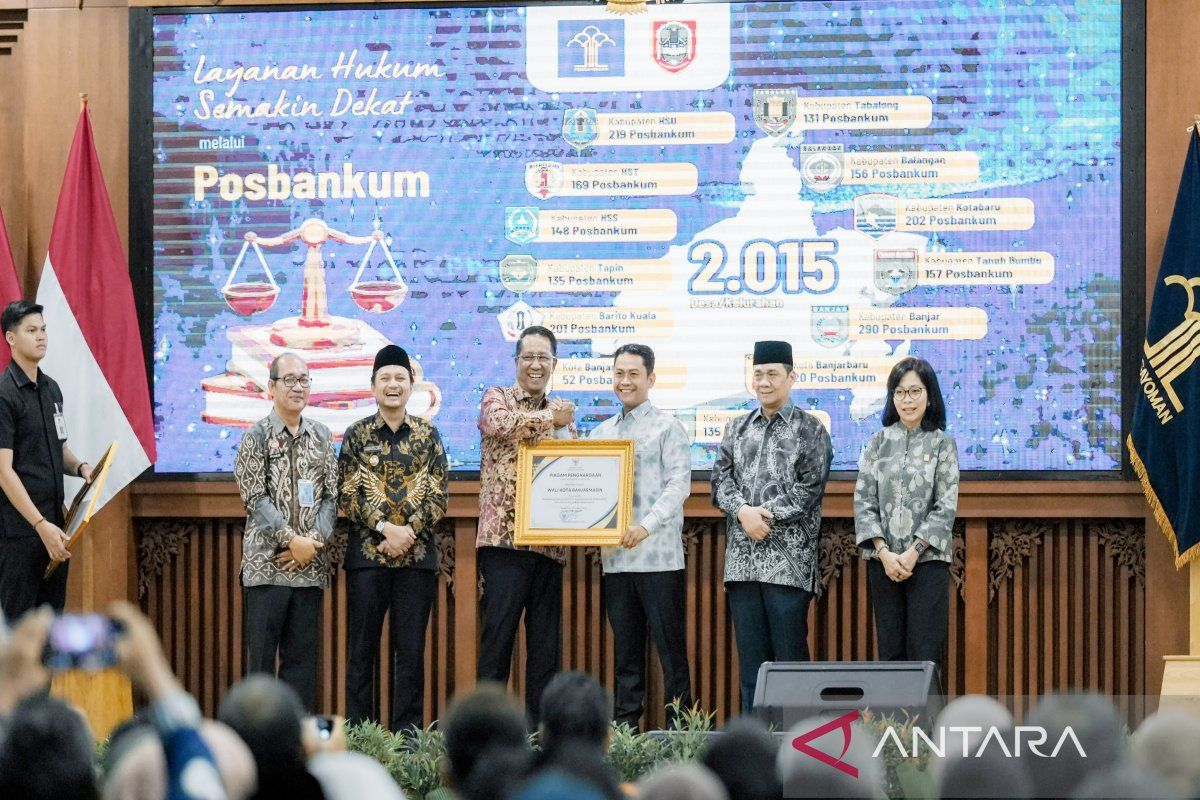 Menkum resmikan posbankum seluruh desa di Kalsel