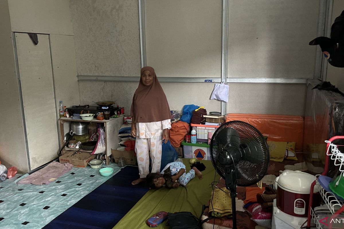 Huni huntara tiga pekan, warga di Malalak Sumbar mulai beradaptasi