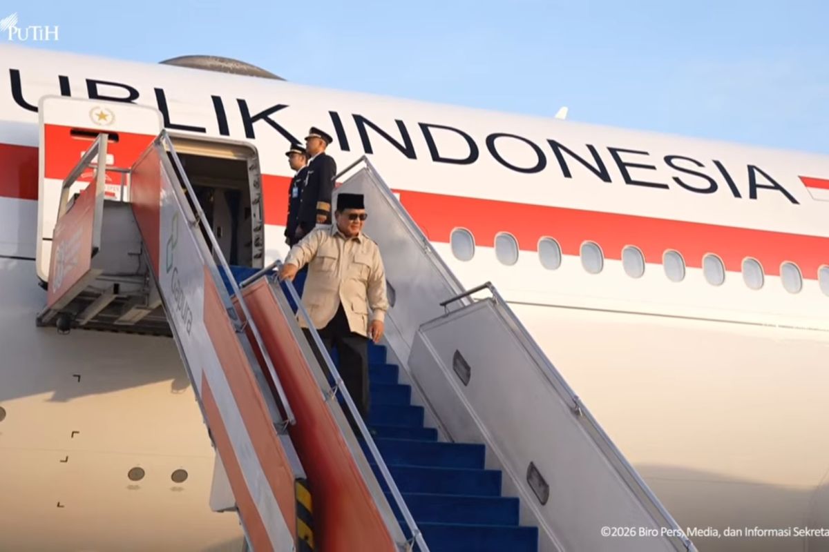 Prabowo tiba di Tanah Air usai lawatan ke Inggris hingga Prancis
