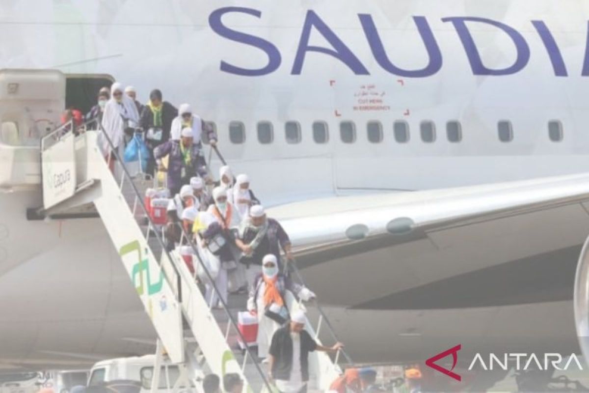 Kemarin, penanganan umrah imbas perang hingga takbiran saat Nyepi