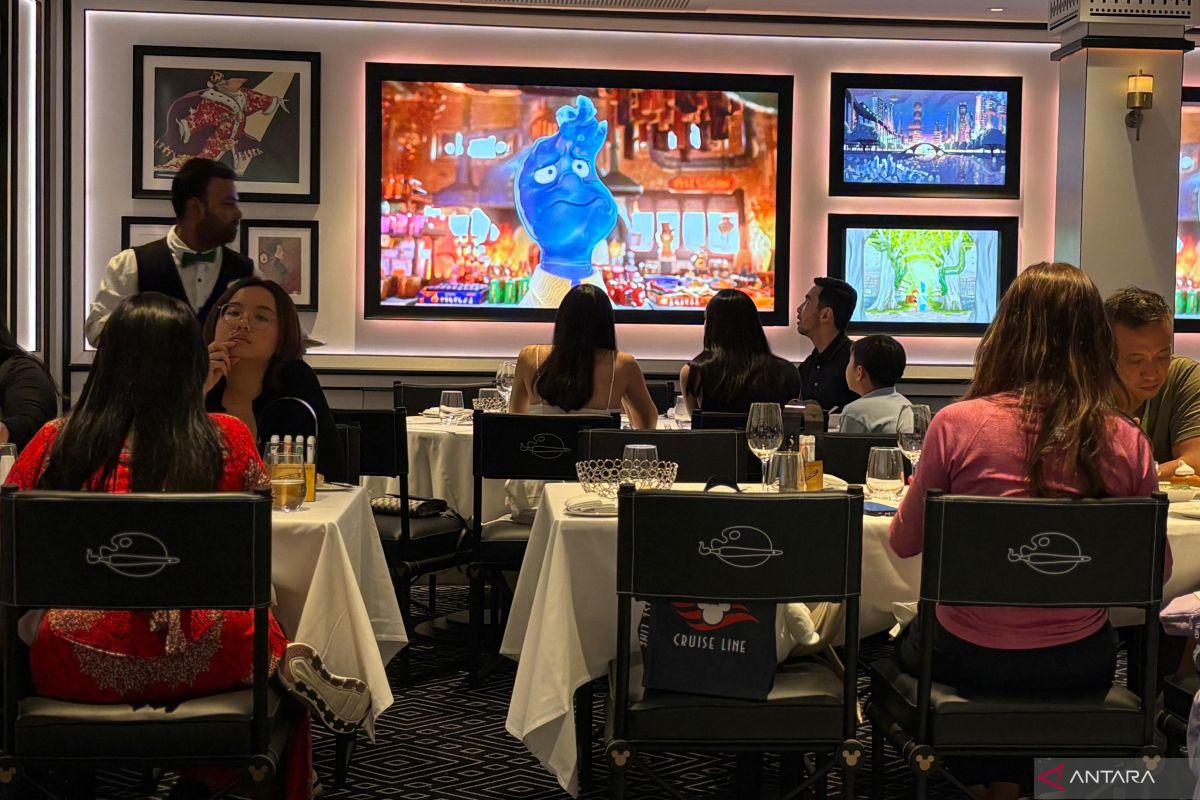 Alasan Disney merotasi para tamu tiap makan malam di kapal pesiar