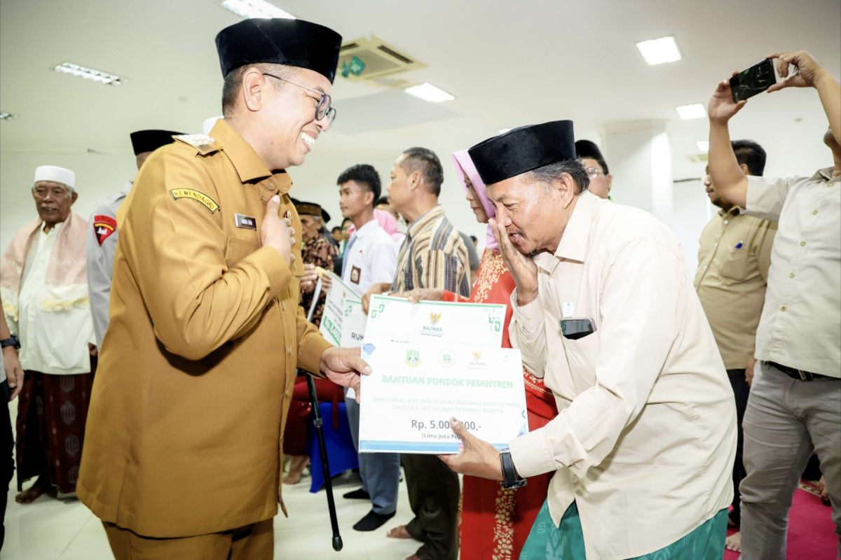 Pemprov Banten salurkan bantuan Rp233 juta bagi ustadz-guru ngaji