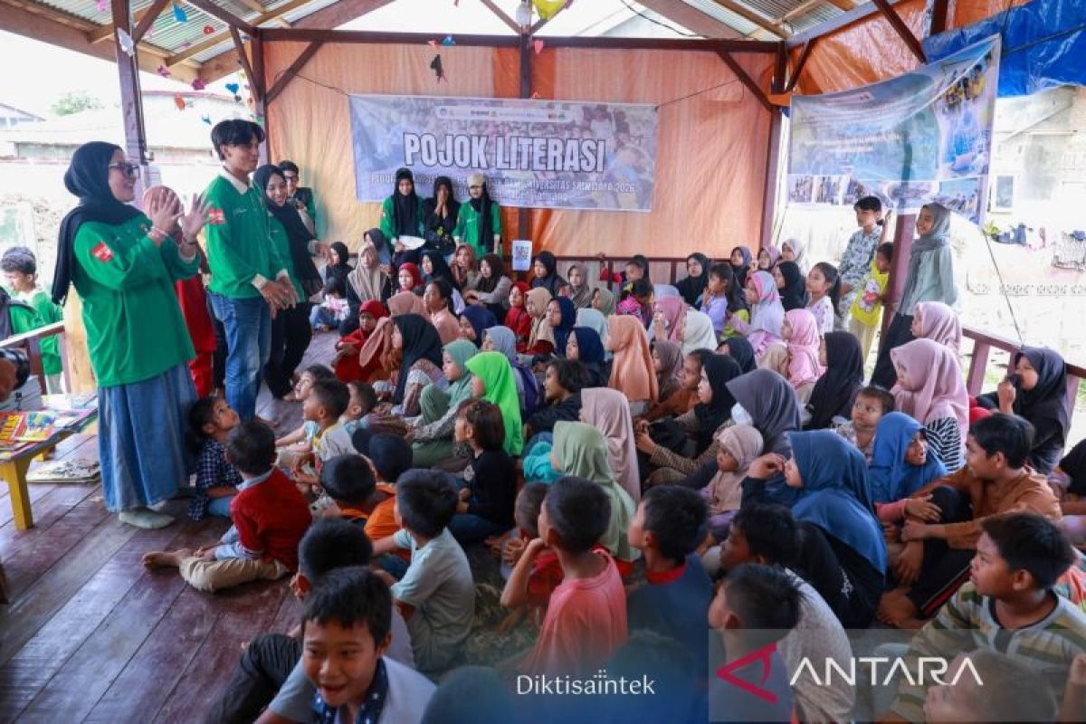 Mahasiswa sediakan pojok literasi jaga pendidikan anak Aceh Tamiang