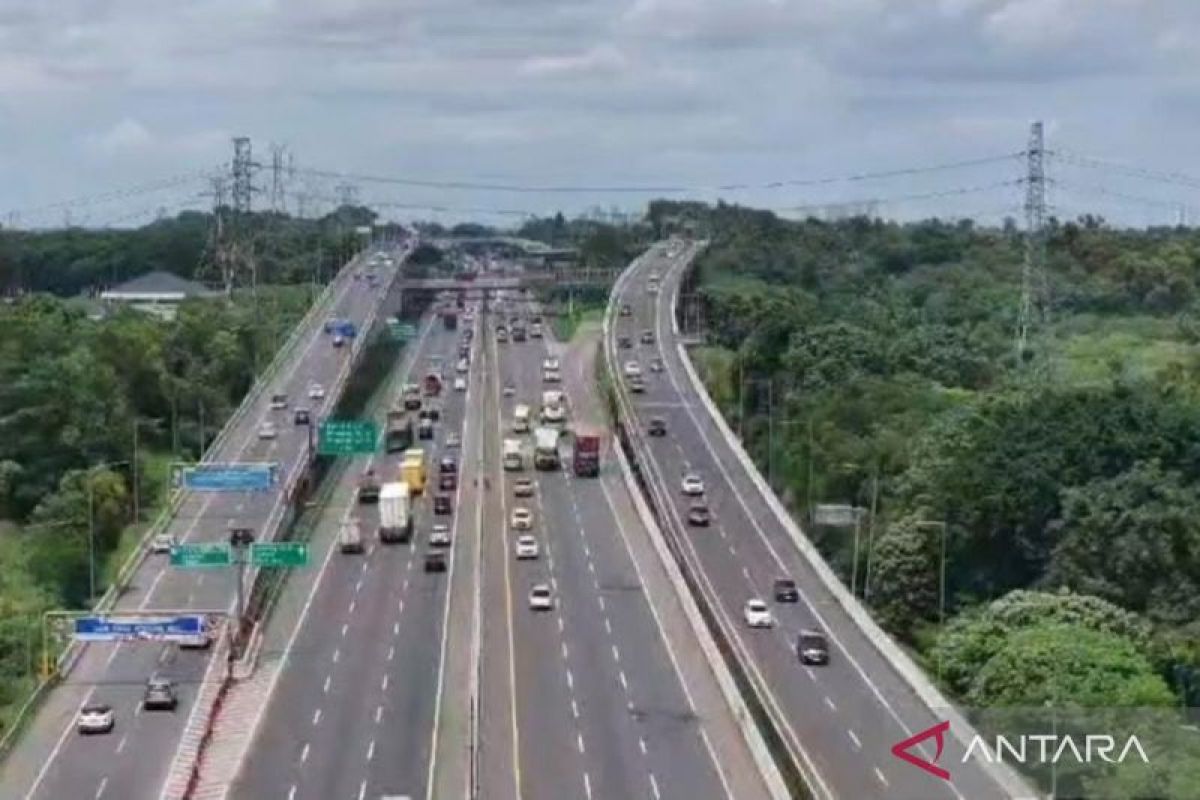 H-1 Imlek, kendaraan menuju Jakarta via Tol Layang MBZ naik 66 persen