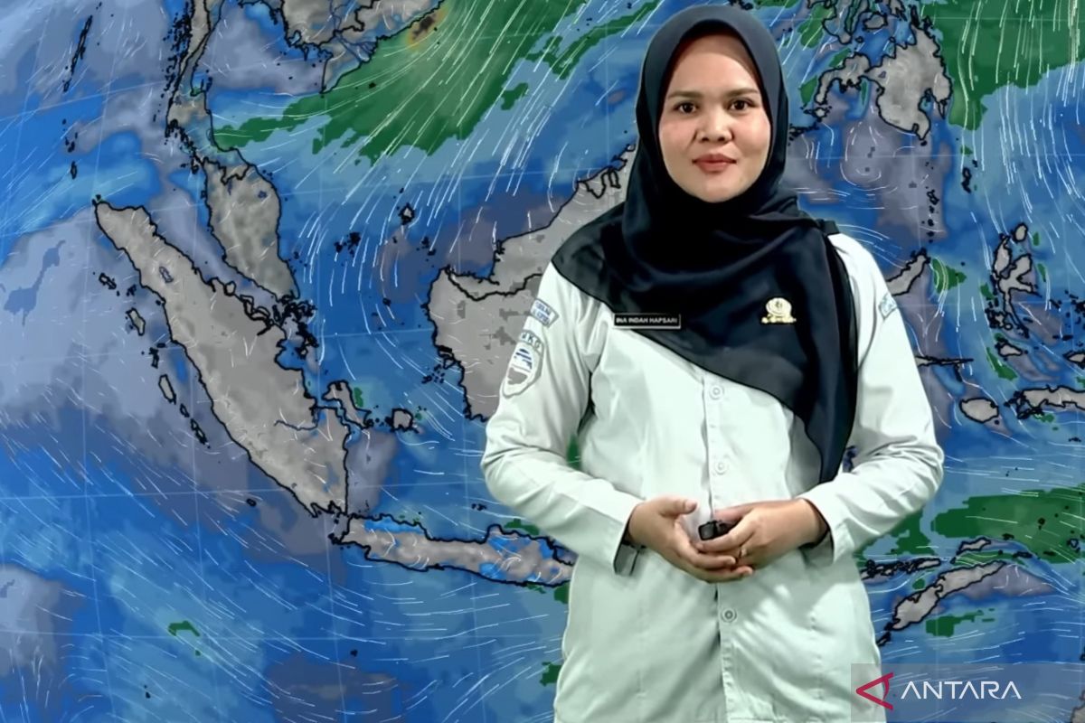 BMKG prakirakan hujan petir di sejumlah kota pada Rabu