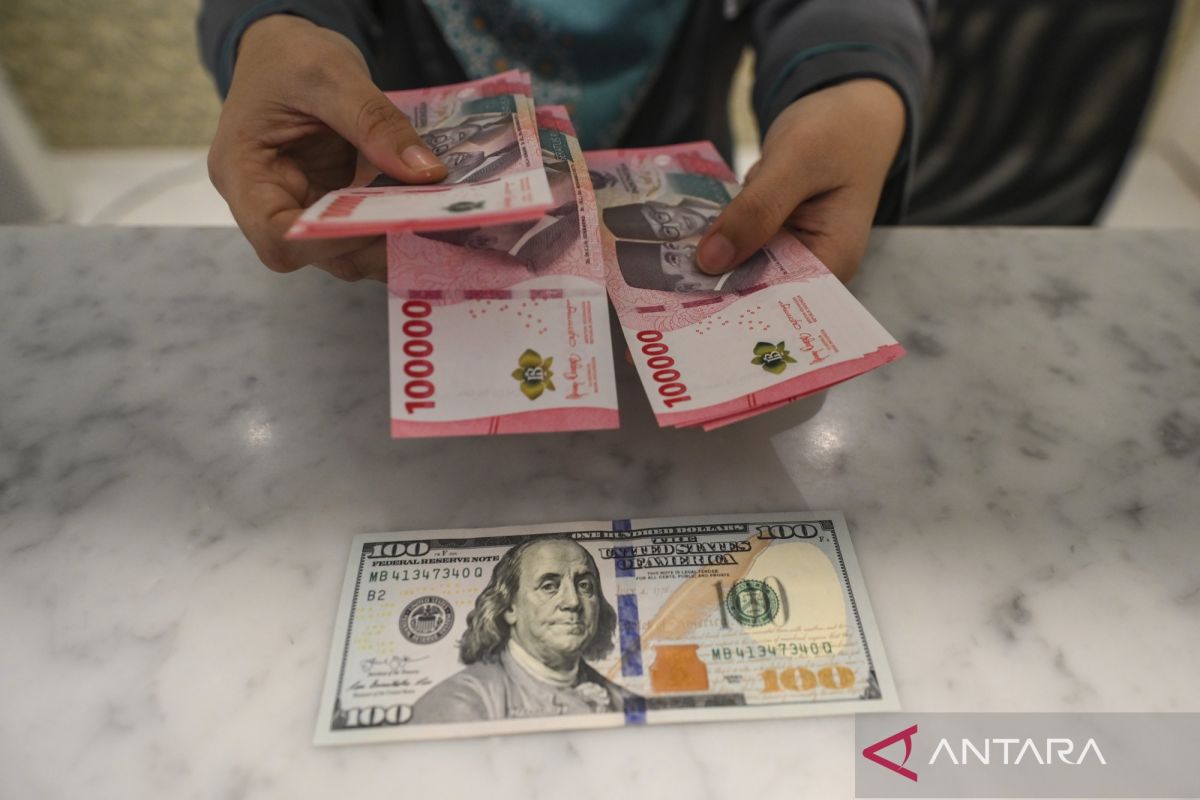 Rupiah menguat seiring keputusan MA AS anulir kebijakan tarif Trump