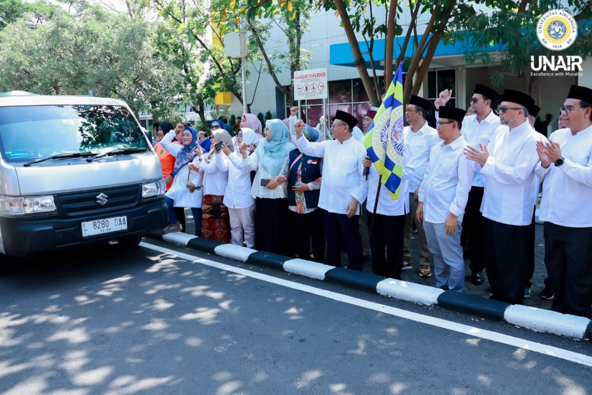 Unair salurkan 10.000 paket berkah Ramadhan di Jawa Timur