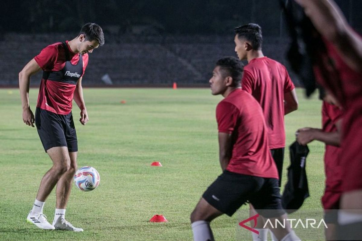 Elkan Baggott dan Ezra Walian, "anak hilang" timnas Indonesia