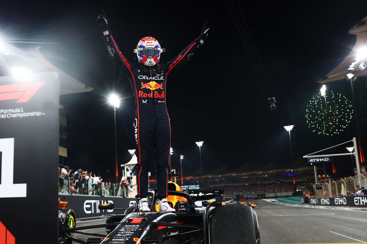 Max Verstappen tak khawatirkan jarak finis dengan George Russell