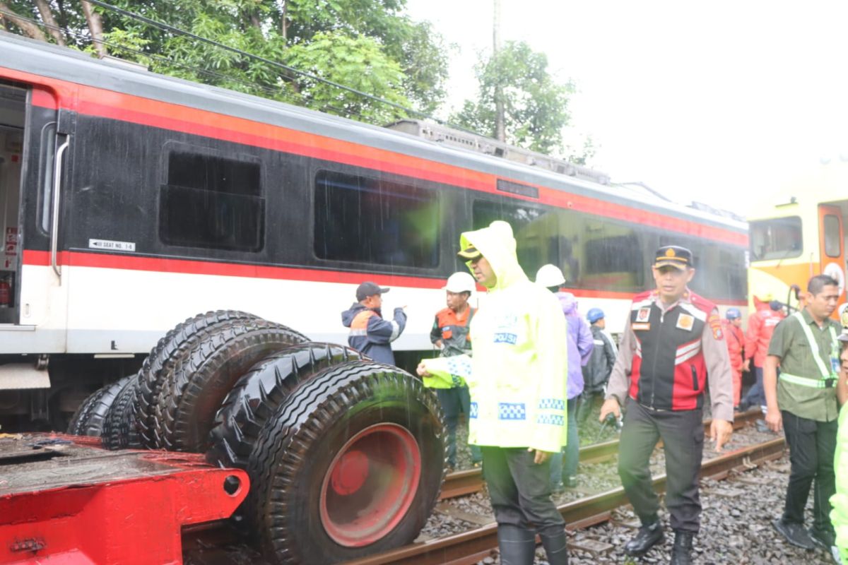 Kapolres: Kecelakaan KA akibat badan kontainer tertinggal di atas rel