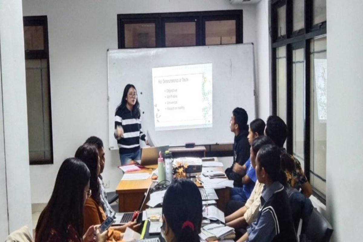 12 mahasiswa Undana disiapkan untuk praktik mengajar di Filipina