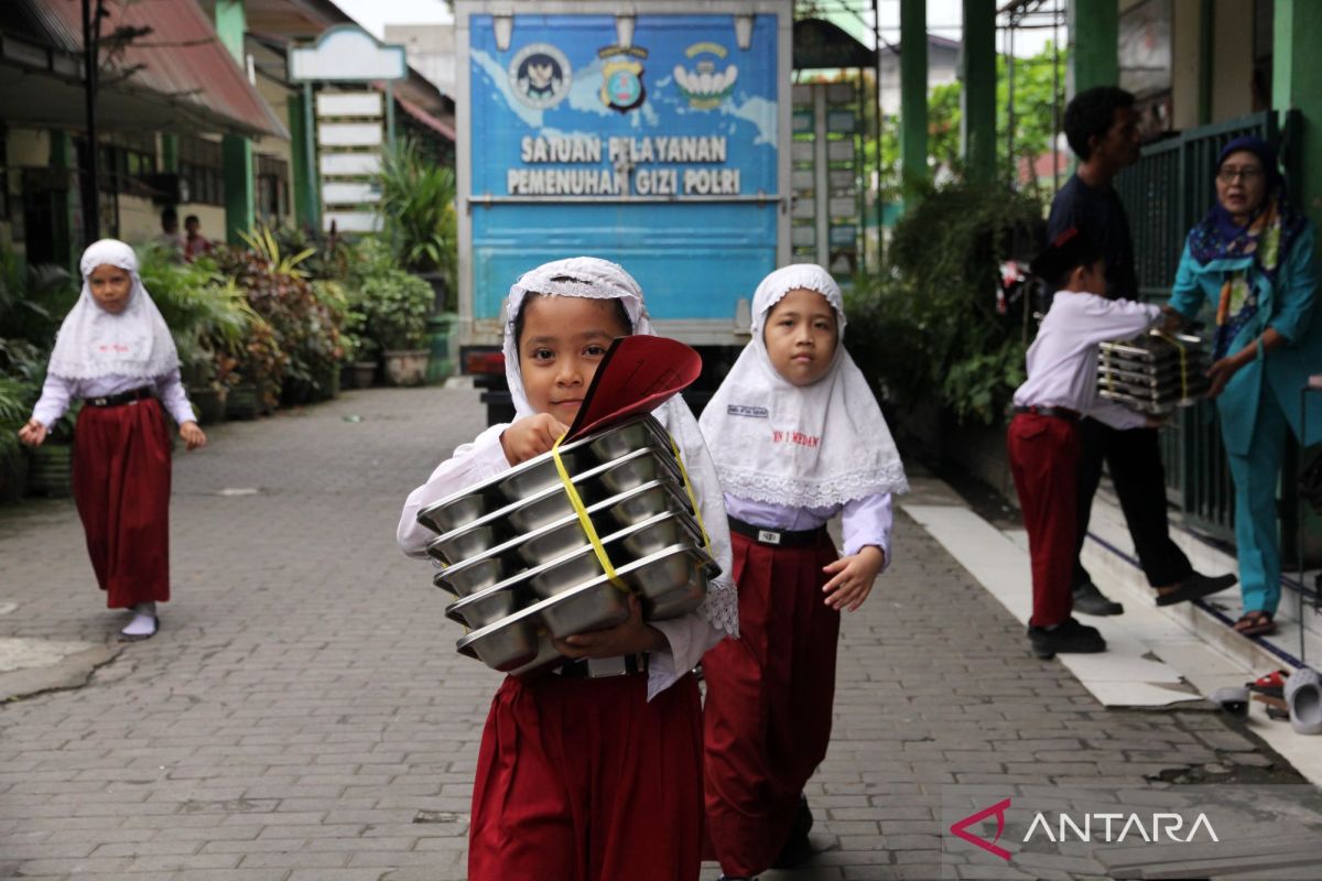 Hoaks! anggaran MBG di transfer ke rekening orang tua siswa Rp300 ribu perbulan