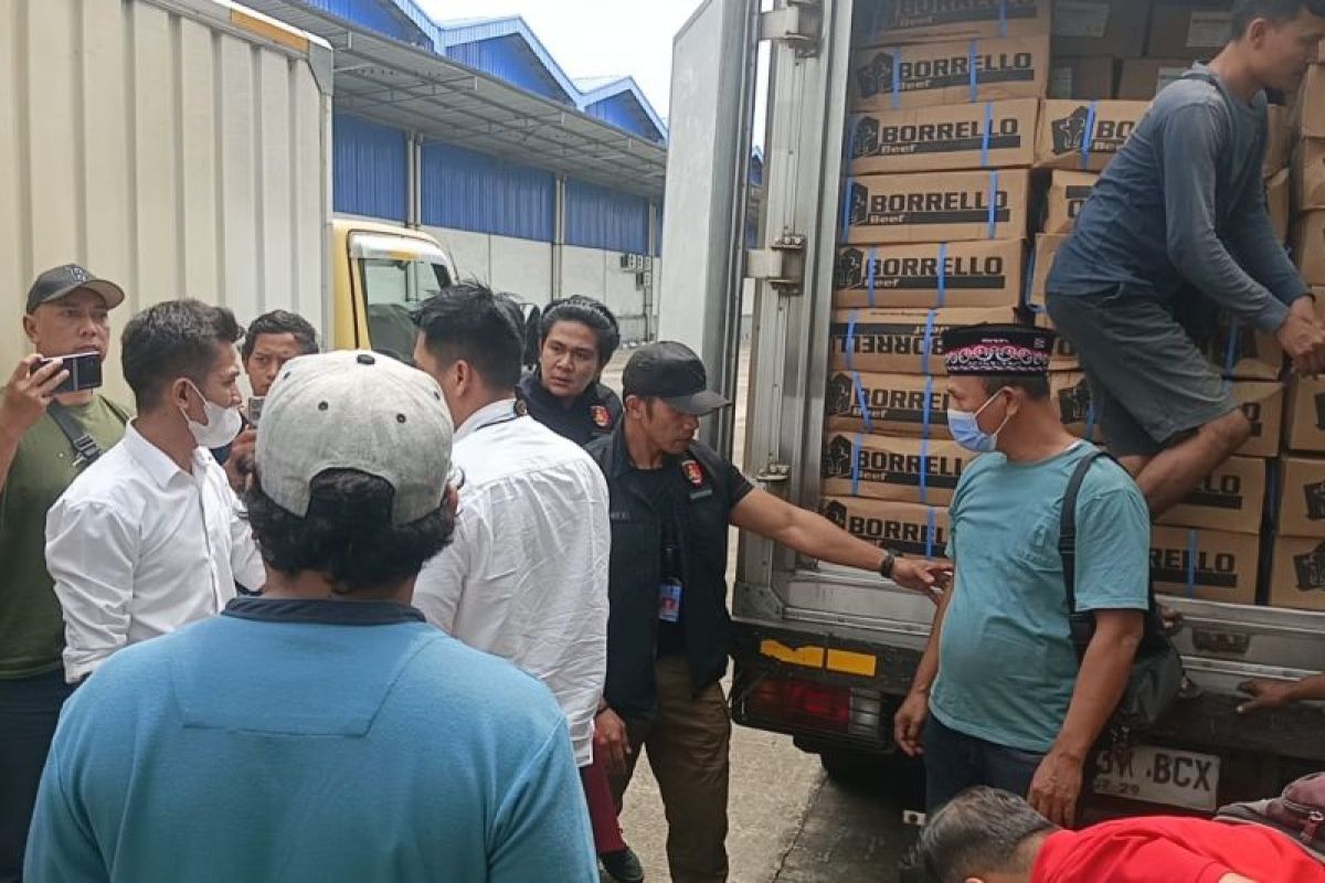 Polri tindak peredaran 9 ton daging impor kedaluwarsa jelang Lebaran