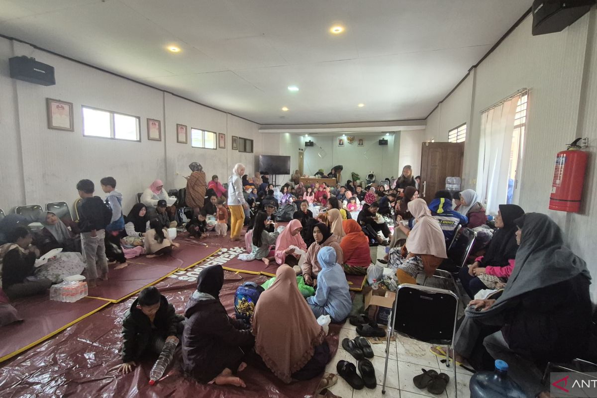 Wabup: Hampir semua rumah di 2 kampung Bandung Barat tertimbun longsor