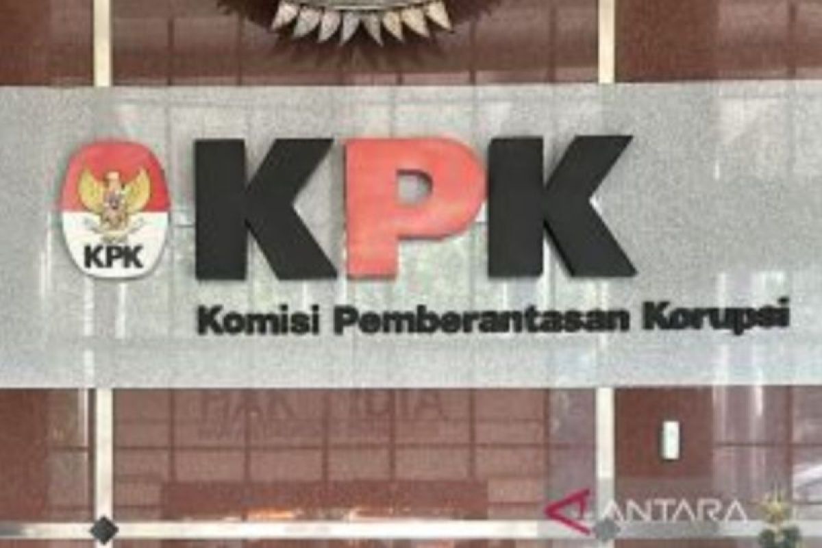 Selain Wali Kota Madiun, KPK tangkap ASN dan pihak swasta