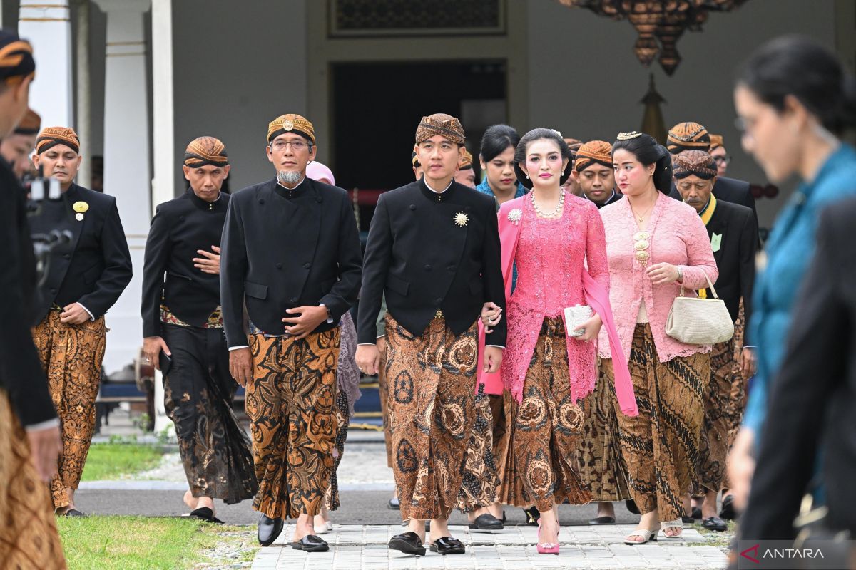 Wapres dukung pelestarian budaya Surakarta, hadiri Tingalan Jumenengan